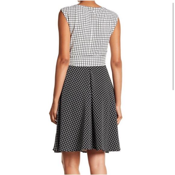 Sold - Picture 4 of 8